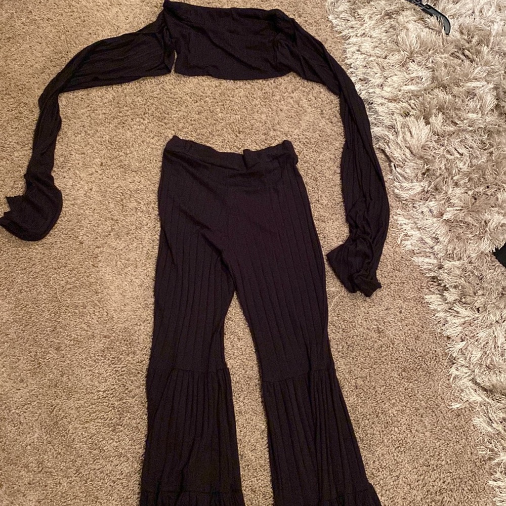 Two piece set - Picture 4 of 4